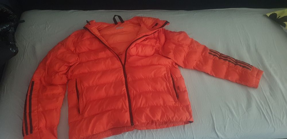 Vând geacă sport Adidas