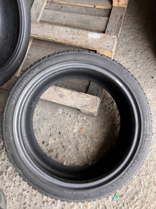 2 anvelope iarna 225/40/18 , hankook , rsc 7 mm !