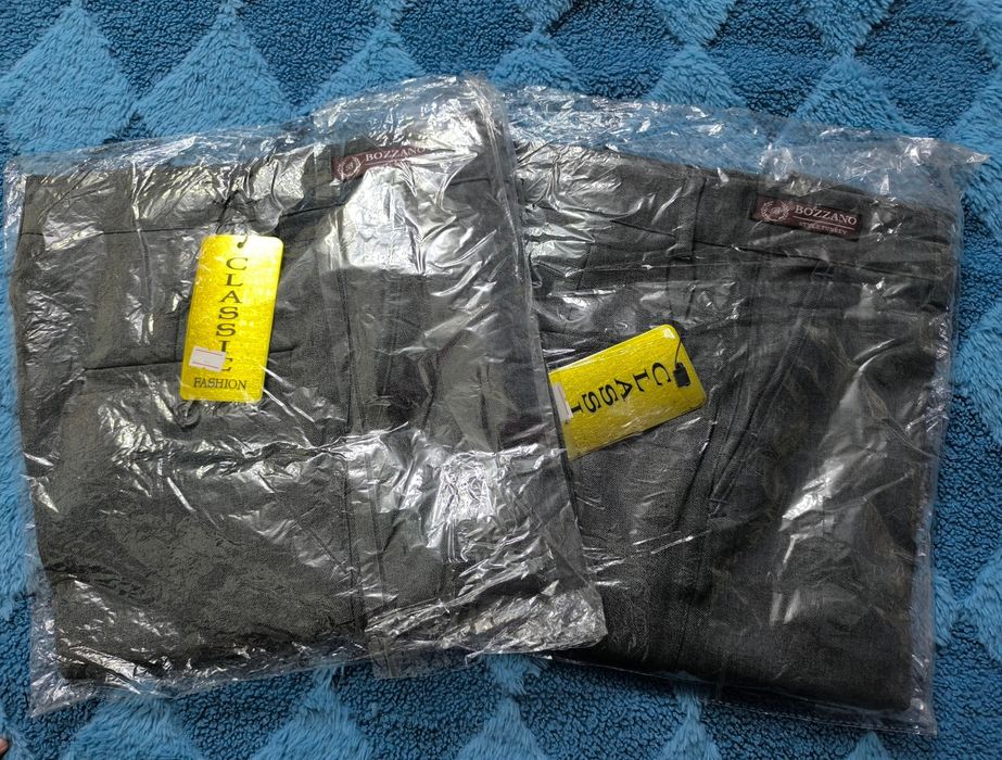 Брюки серые, 3шт. размер 44, 2шт. размер 46, с этикетками, доставка.