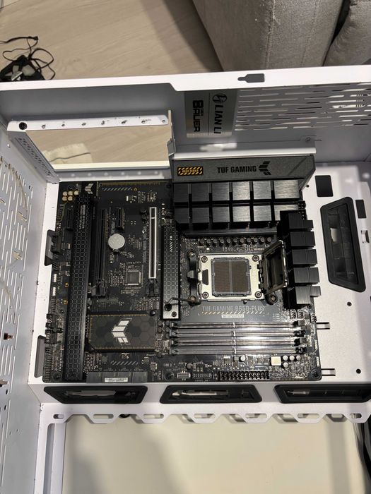 Kit Placa de baza ASUS TUF GAMING B650-PLUS + Procesor Ryzen 5 7600x