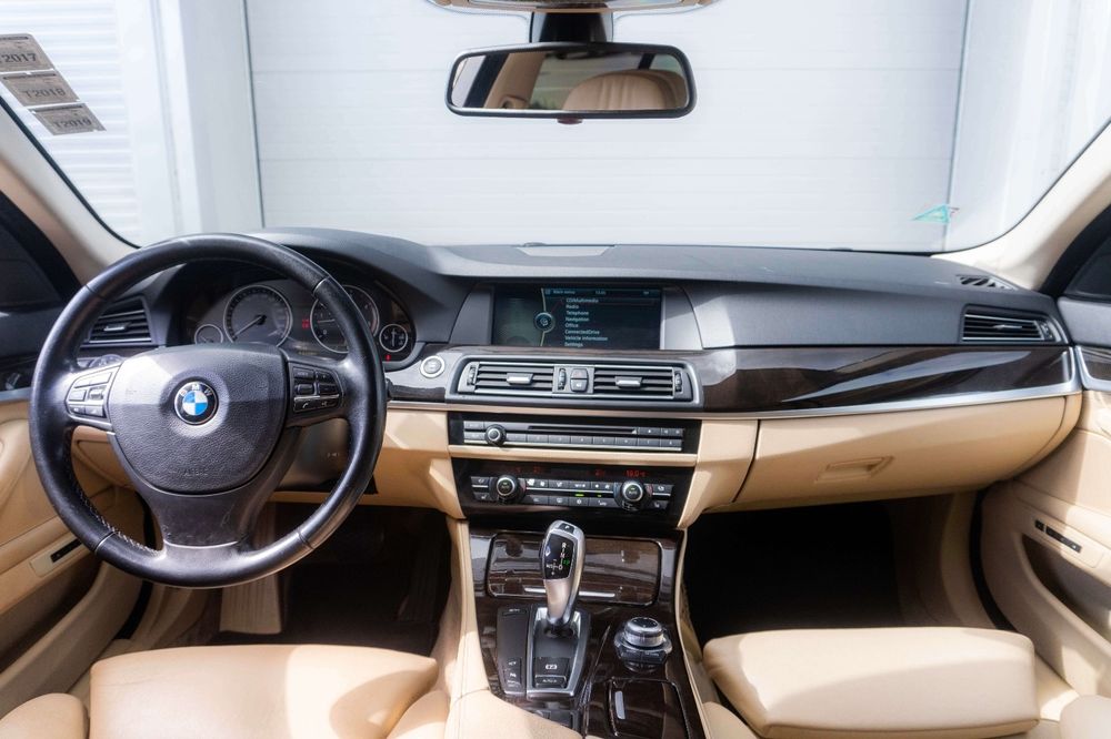 BMW 525d F10 3.0d / Distronic / Interior Comfort cu Masaj /Soft Close