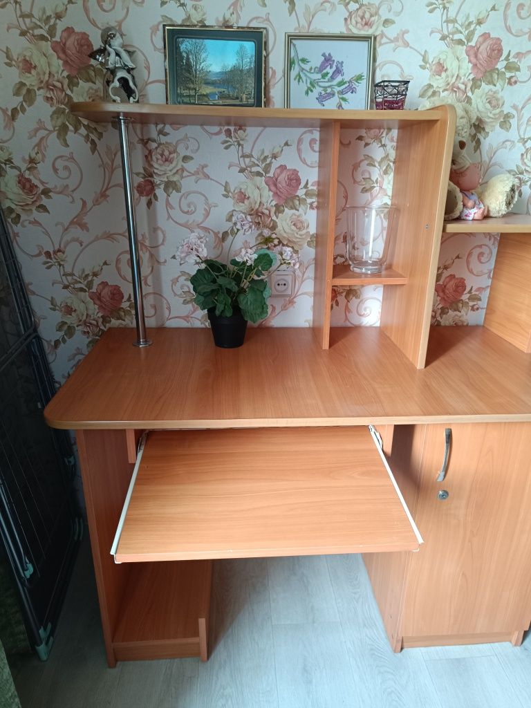 Компьютерный стол
