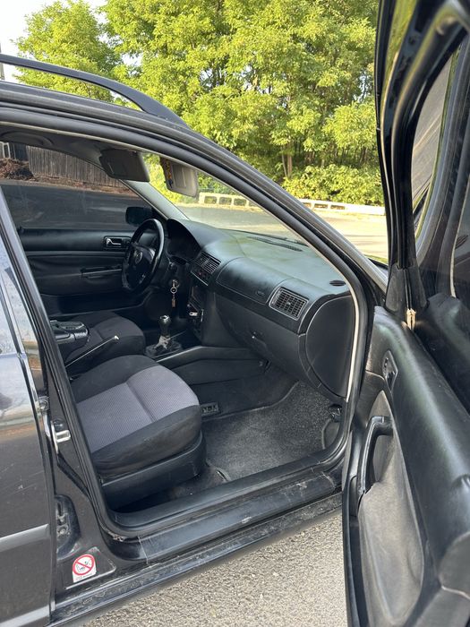 Volskwagen Golf 4 , an 2001 , motor 1.9 SDI