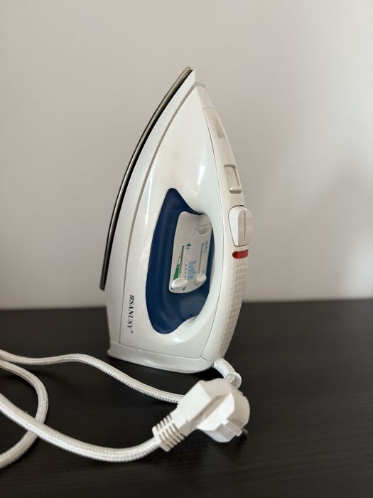 Fier de călcat Sanusy SN-3909, 1200W