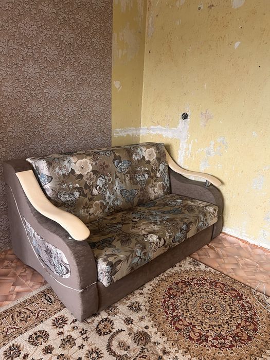 Продам диван и ковер