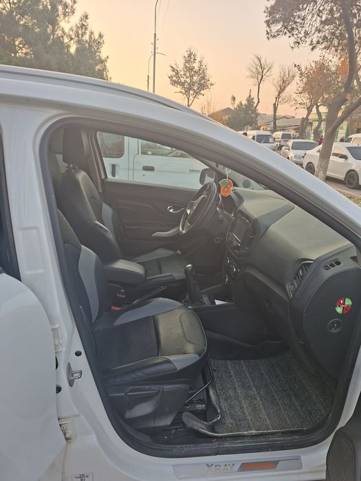 LADA XRAY CROSS srochni sotladi