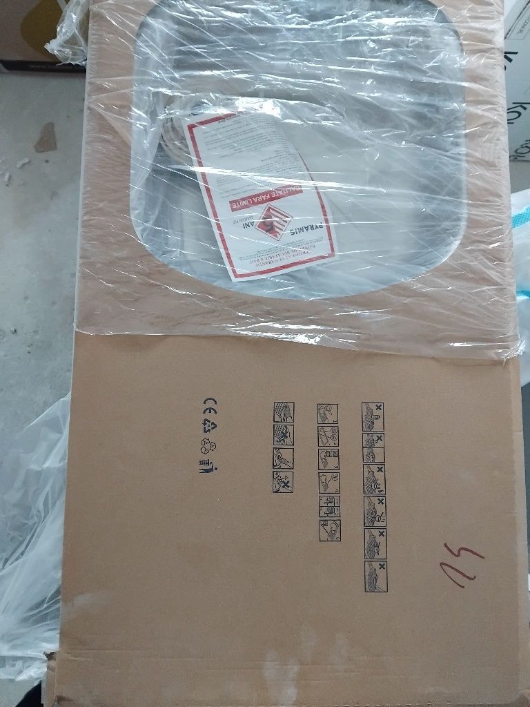 Chiuveta din granit maro  Franke si pyramis din inox