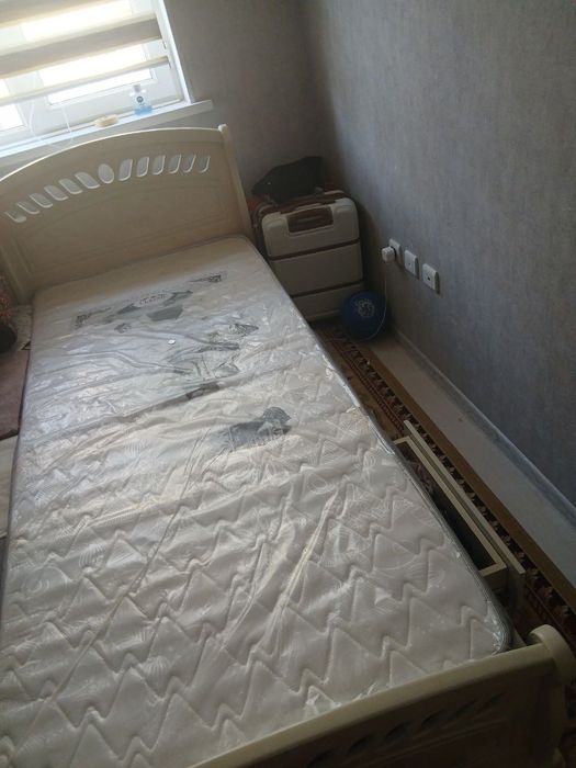 Bir juft krovat, divan