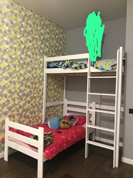 Продам двухъярусную детскую кровать