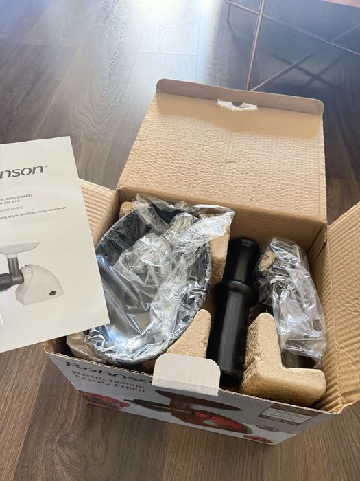 Masina electrica de tocat rosii ROHNSON NOUA