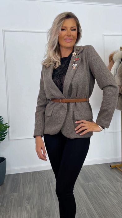 Sacou dama marime S-M din material potrivit sezonilui rece