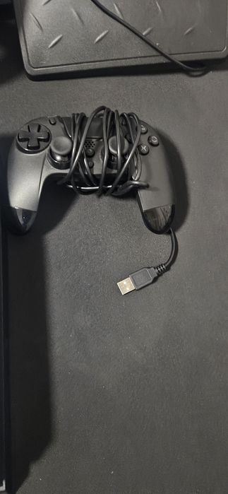 Vând ps4+maneta cu cablu USB