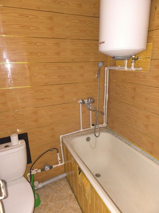 Квартира в деревянном доме. 1 ком. Спутник 2.  Метро  Кипчак.