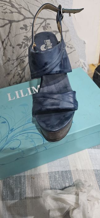 Продам экокожа босоножки