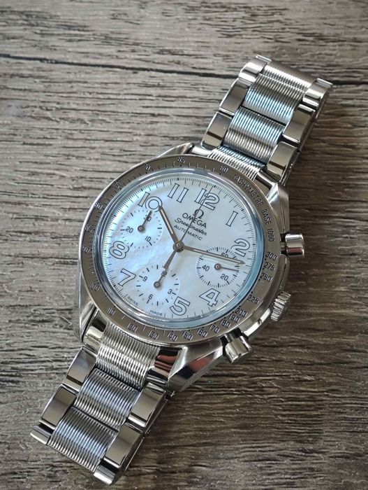 Автоматичен Часовник Omega Speedmaster Recuced Mother Of Pearl Dial
