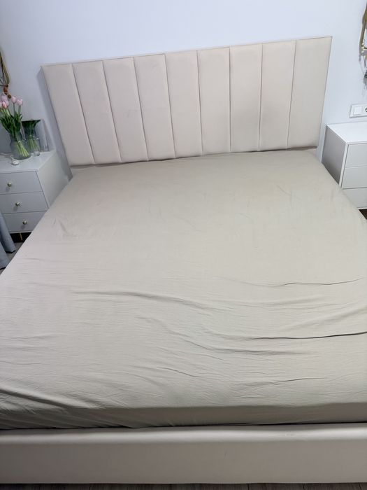 Кровать двуспальная и полуторка