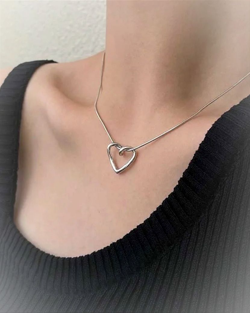 Женское ожерелье с сердцем