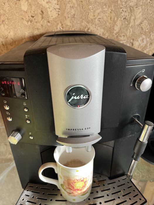 Кафе машина JURA impressa E 80