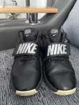 Vand adidasi nike team hustle in stare foarte buna