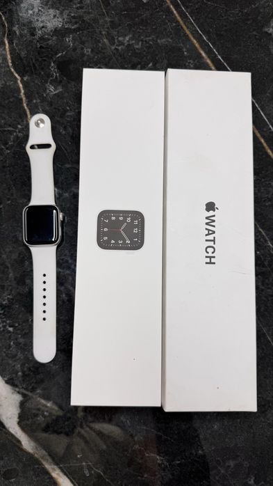 Apple Watch SE 40 мм