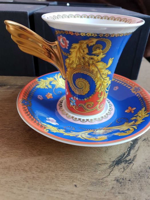 Vand 2 seturi ceasca cu farfurioara cafea, versace