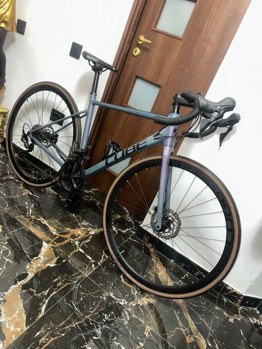 Bicicleta Cube axial race