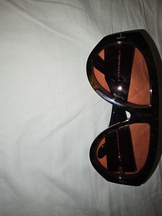 Ochelari de soare,Tom Ford,pentru femei, 450 lei