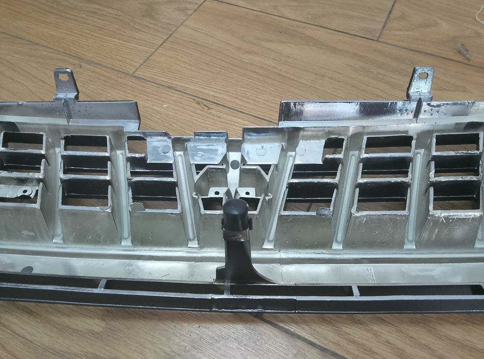 Grila bara masca între faruri  Mitsubishi l200 L 200 19999 2000 2001