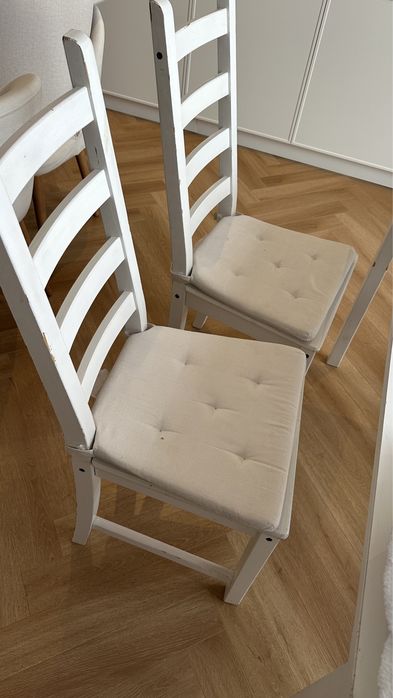 Стол со стульями