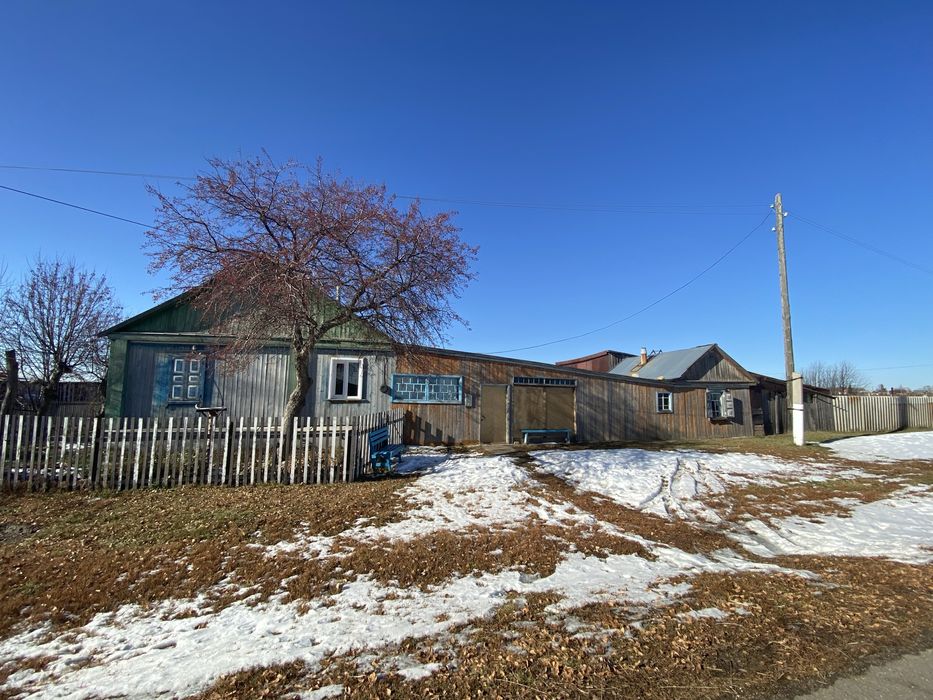 Дом в сельской местности( возможен торг)