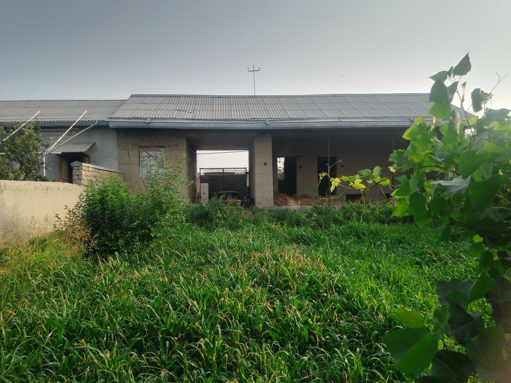 Uchastka sotiladi