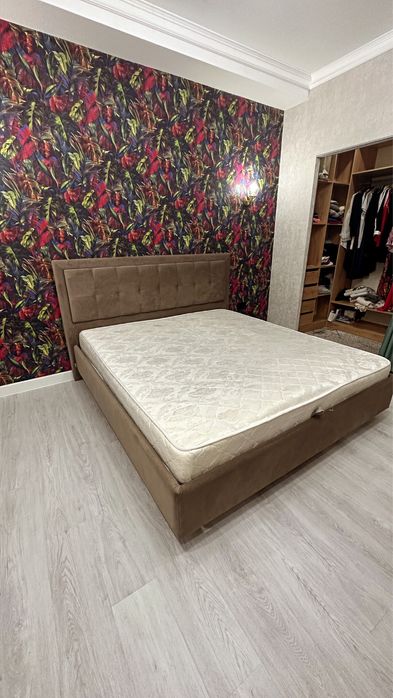 Спальный кровать
