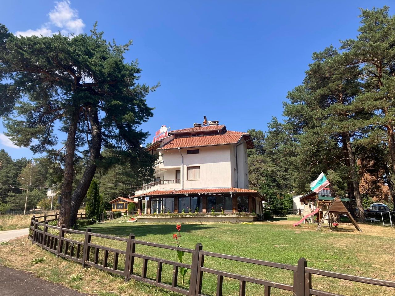 Продава се Къща в Панагюрище - 296 кв.м за 1042 €/кв.м - Снимка #3