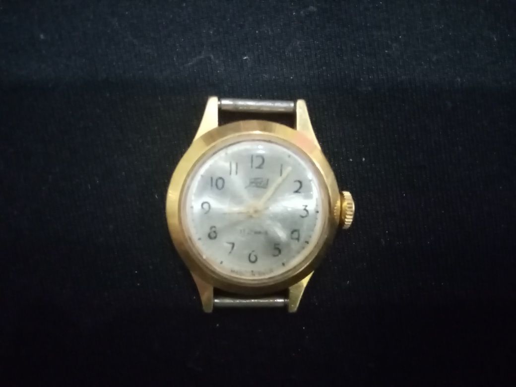 Продам женские часы производства СССР