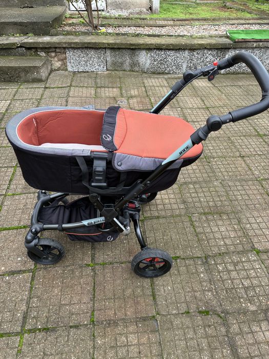 Бебешката количка Jane Epic 2in1