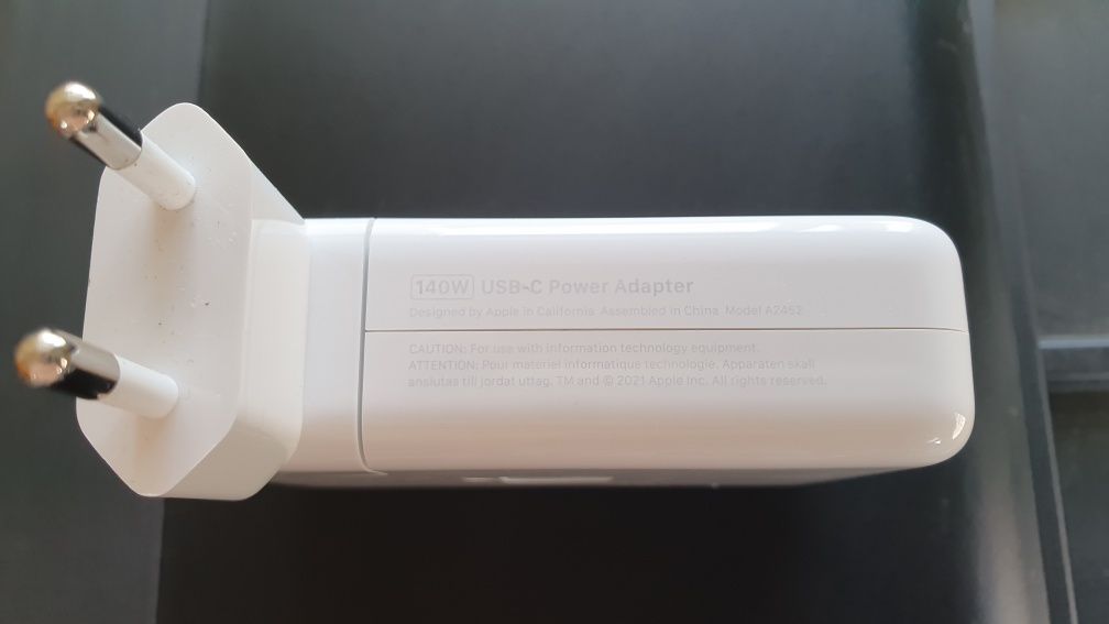 Оригинално Зарядно за MacBook, APPLE 220v Charger USB-C 140w, Бял