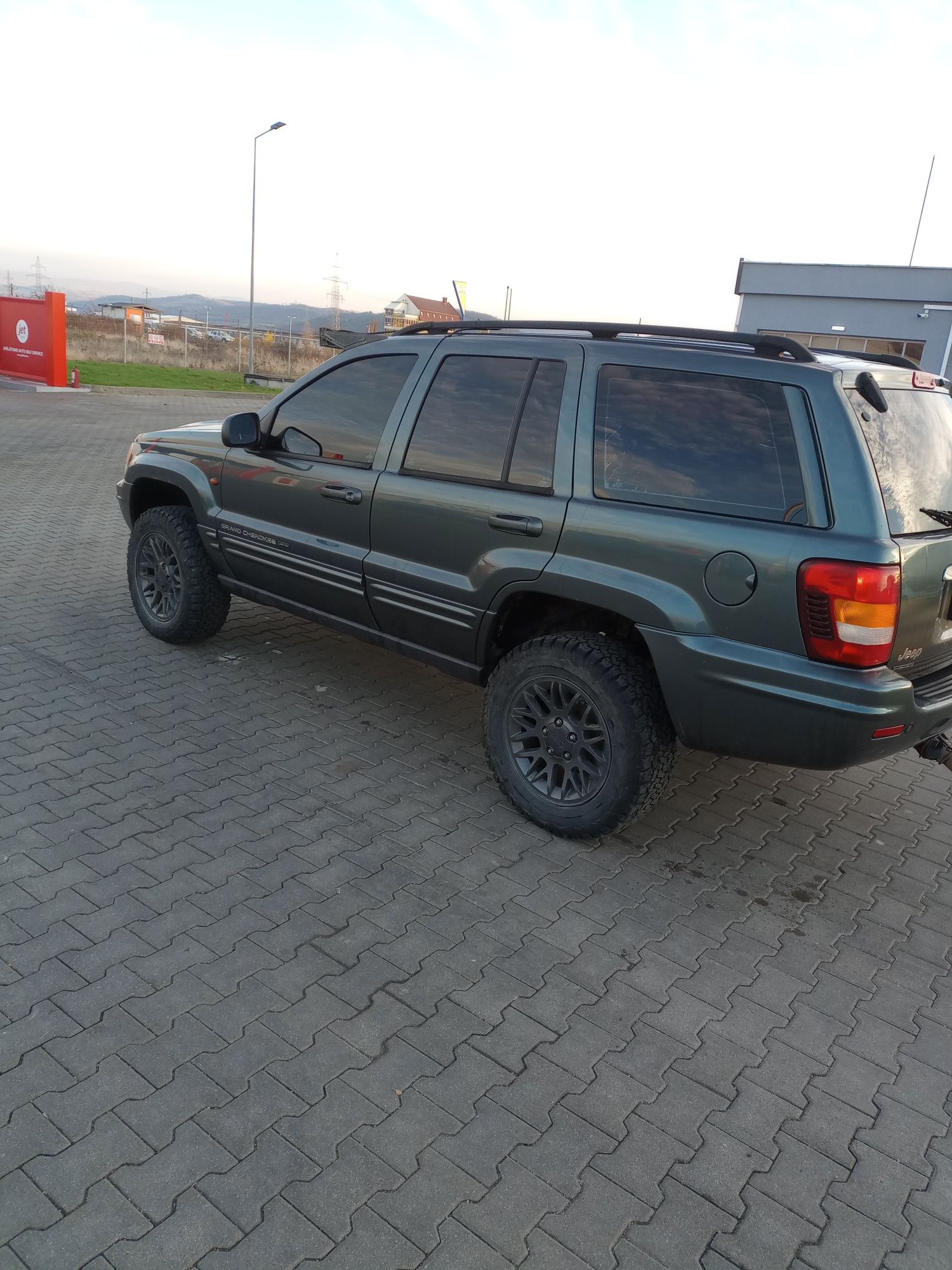 Vând Jeep grand cherokee