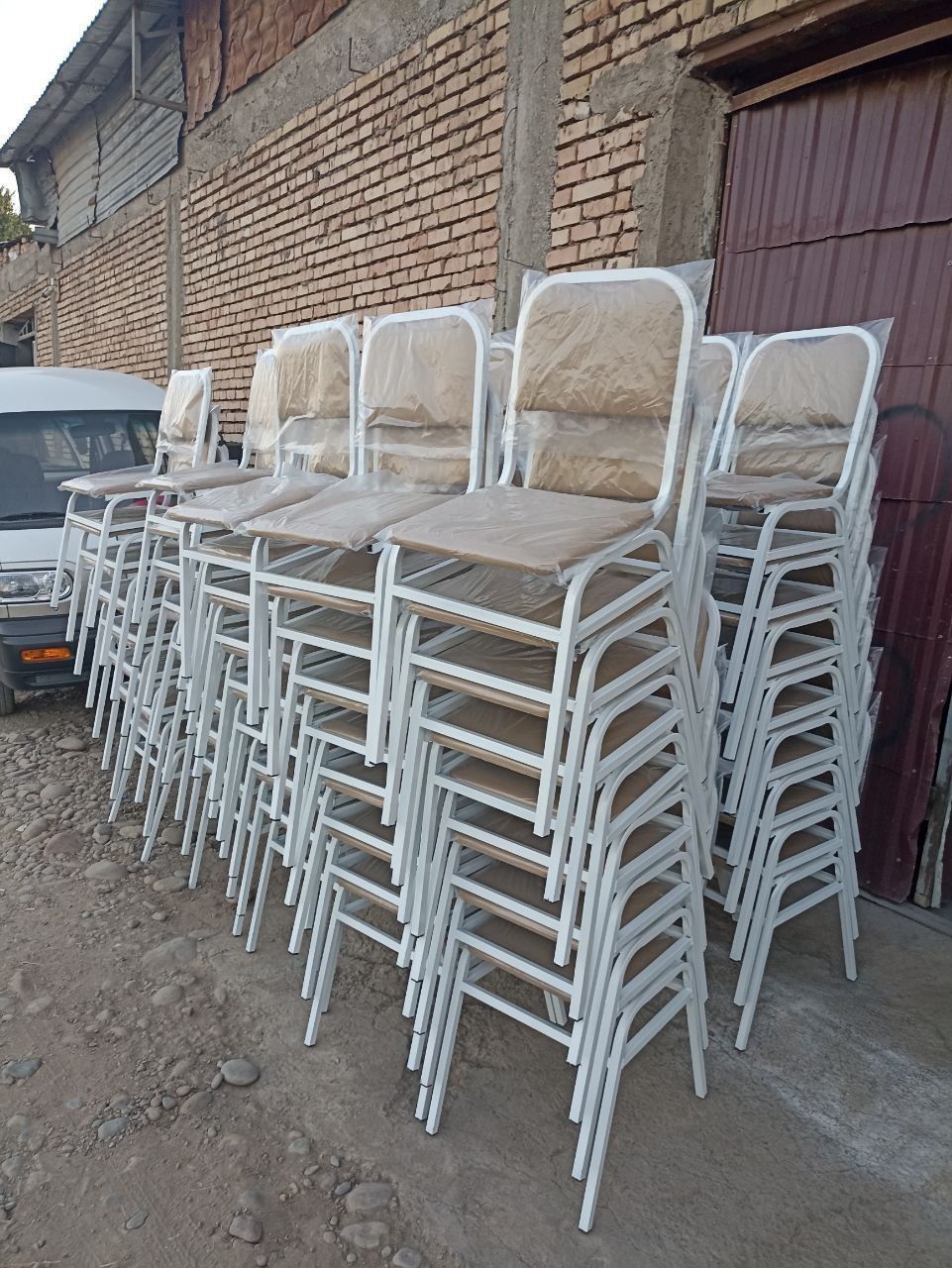Stul maktab xar xil marosimlar uchun stullar