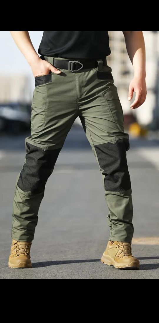 Vand pantaloni tactici marimea XXL.