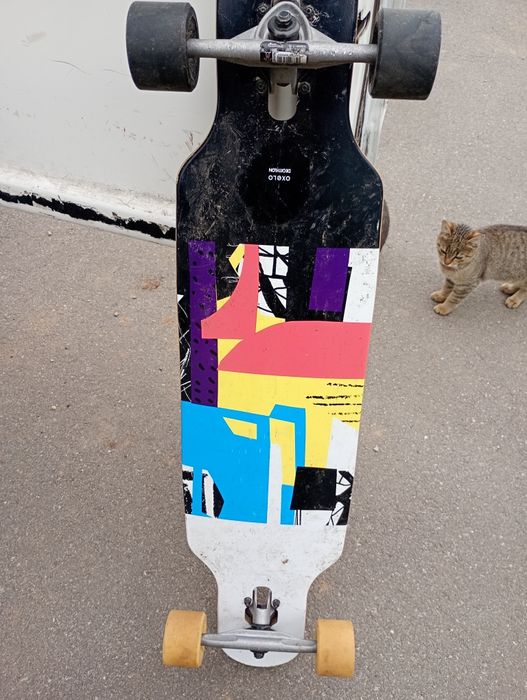 vând skateboard utilizat