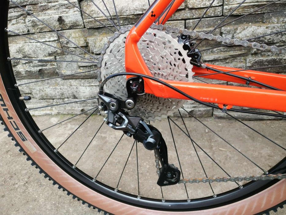 Bicicleta Cube Hardtrail roti pe 29