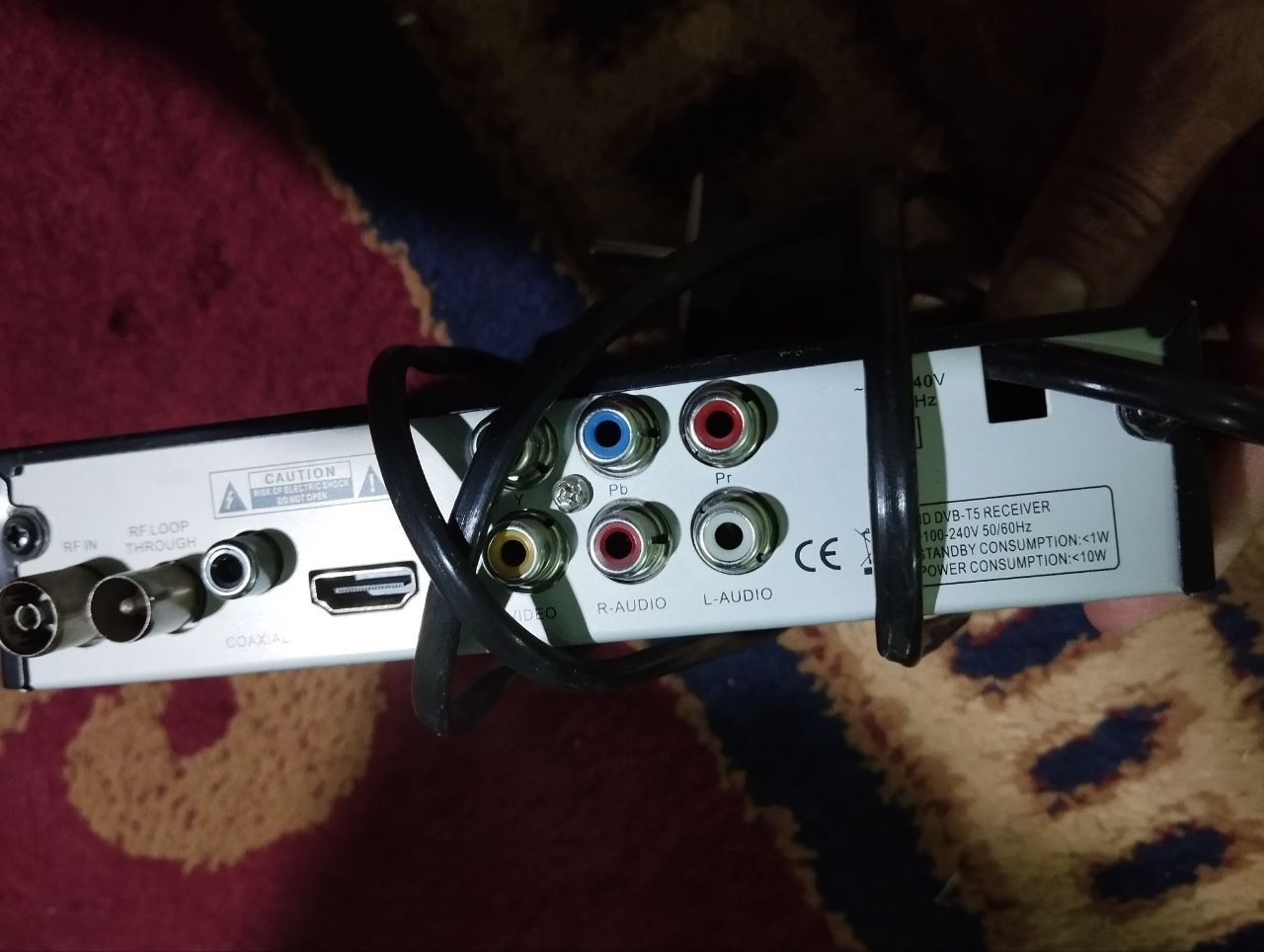 Televizor va tuner sotiladi