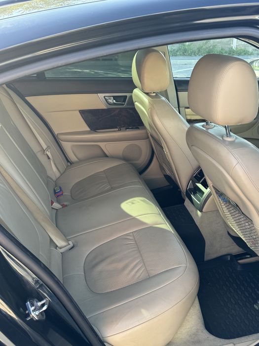 Vand jaguar xf 2.7an2009