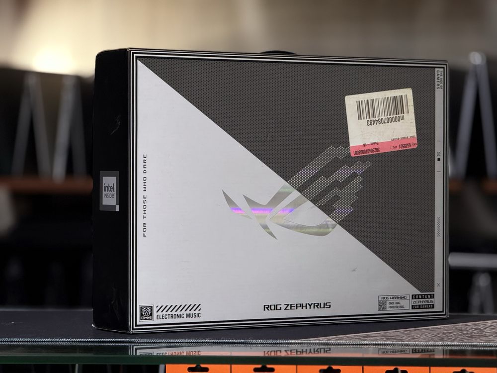 Asus Zephyrus 32/3TB RTX-4070 8GB i9-13900H 13-avlod
