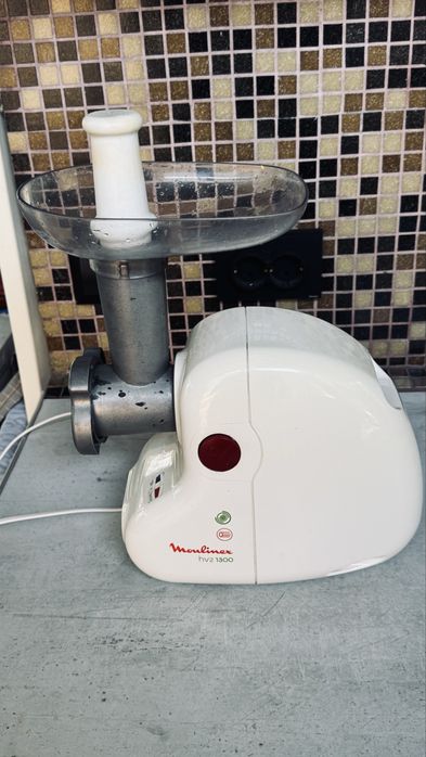 Продам мясорубку Мулинех Франция