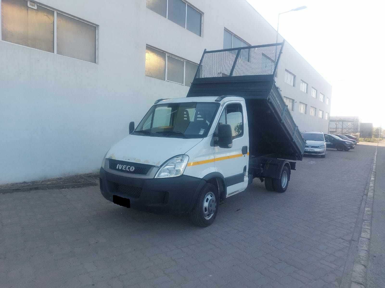 Iveco Daily 35c15 basculabil pe 3 parti pe cutie