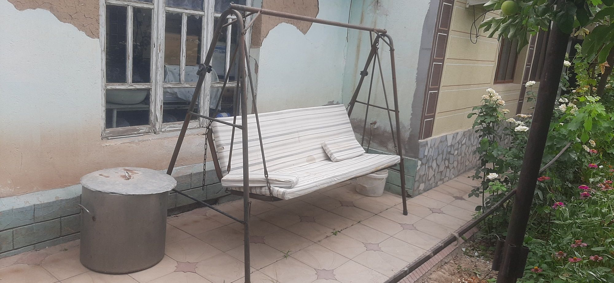 Продаётся качели