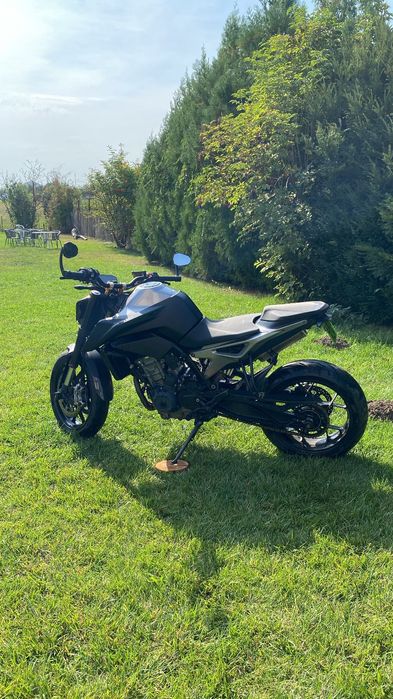 Ktm duke 790 an 2019 evacuare akrapovic, plus o cască