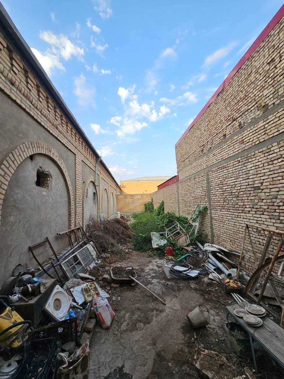 6 sotixdan kattaroq bo’lgan noturar bino sotiladi