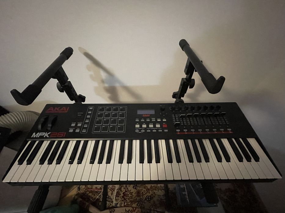 Akai MPK 261 Clapa Midi Semiweighted keys